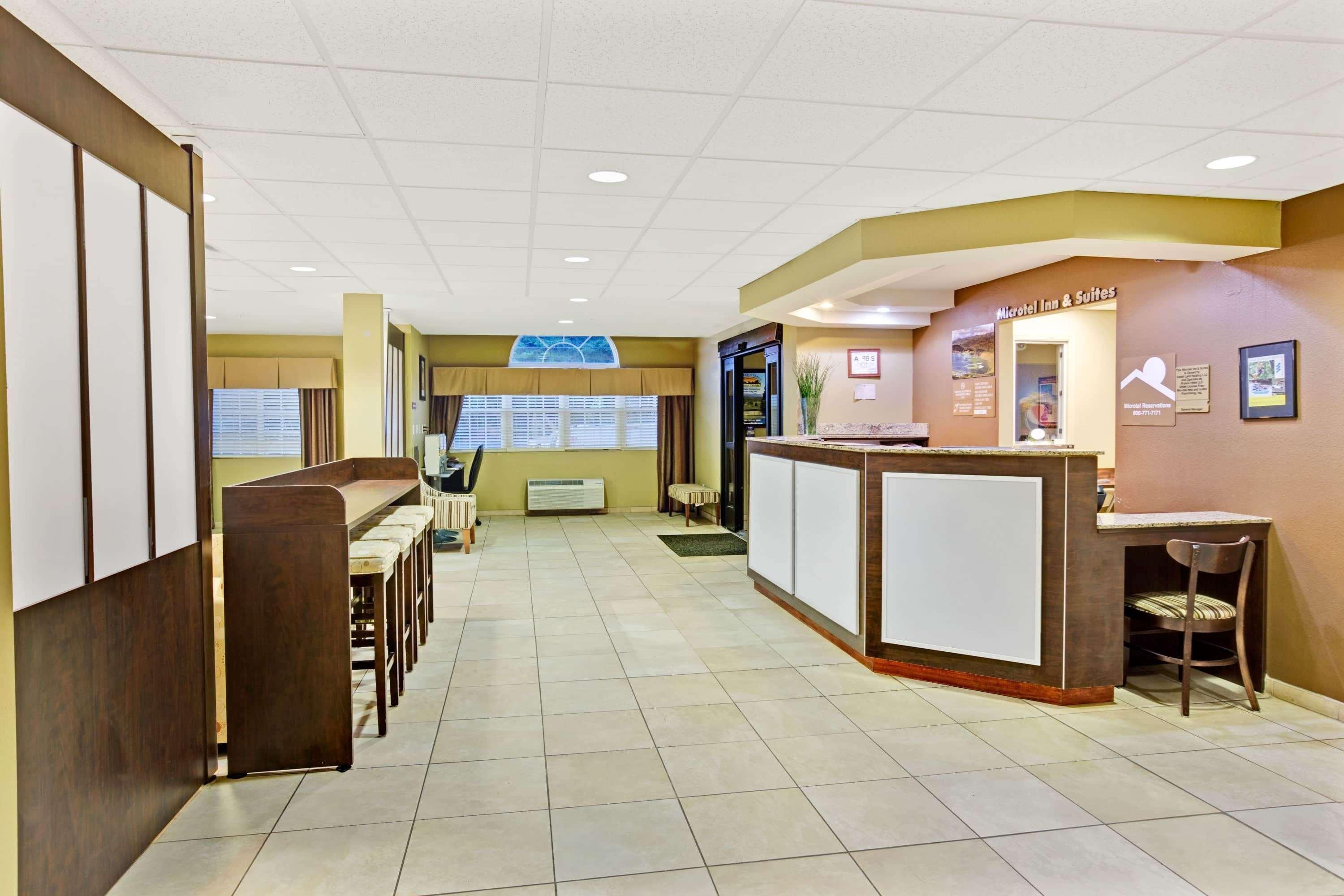 Microtel Inn & Suites By Wyndham Bryson City Zewnętrze zdjęcie