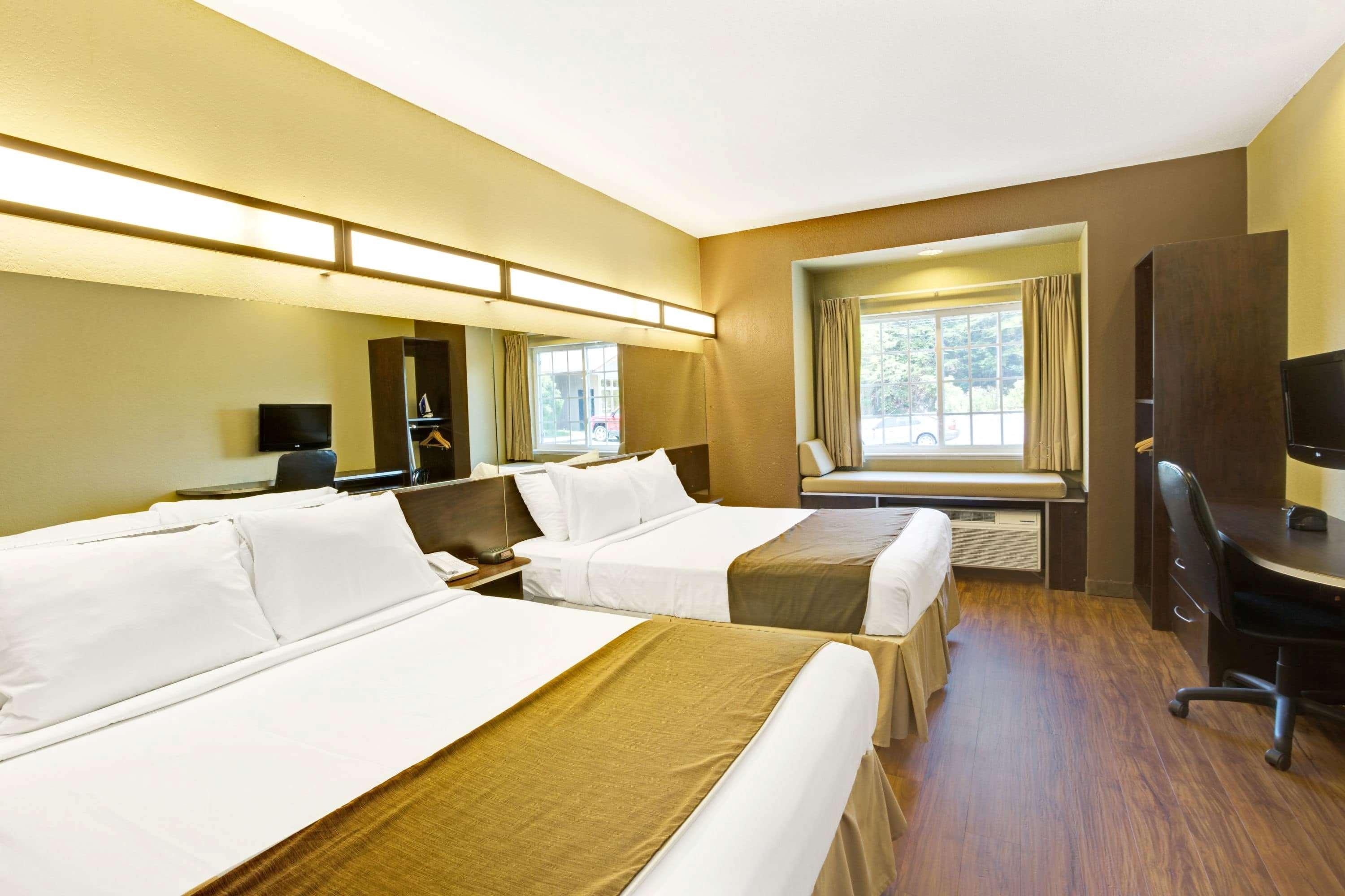 Microtel Inn & Suites By Wyndham Bryson City Zewnętrze zdjęcie